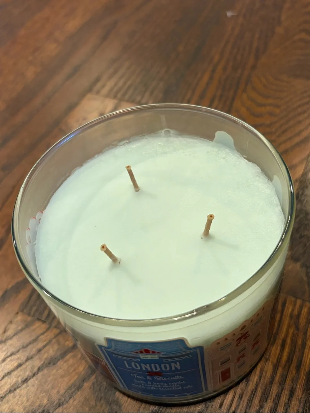 Bath & Body Works London Tea & Biscuits Scented Candle - Cream/Blue